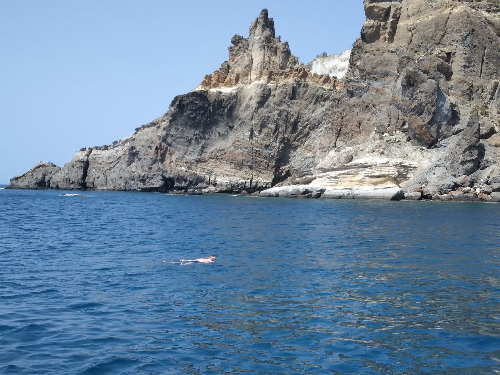 GALERIE FOTO | Milos, insula grecească cu plaje care poartă numele piraților