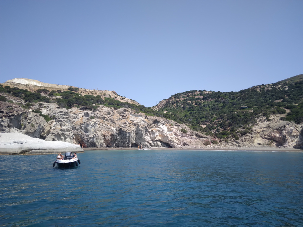 GALERIE FOTO | Milos, insula grecească cu plaje care poartă numele piraților