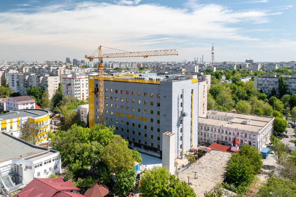 GALERIE FOTO | Aproape de final: cum arată spitalul construit din donații, din România
