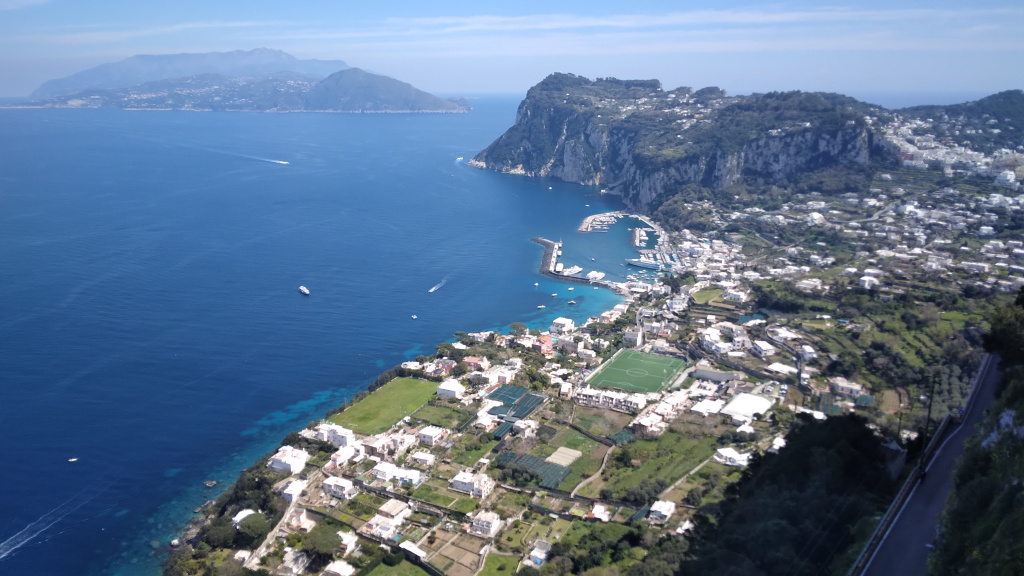 [GALERIE FOTO] Capri, insula italienească unde merg vedetele în vacanță