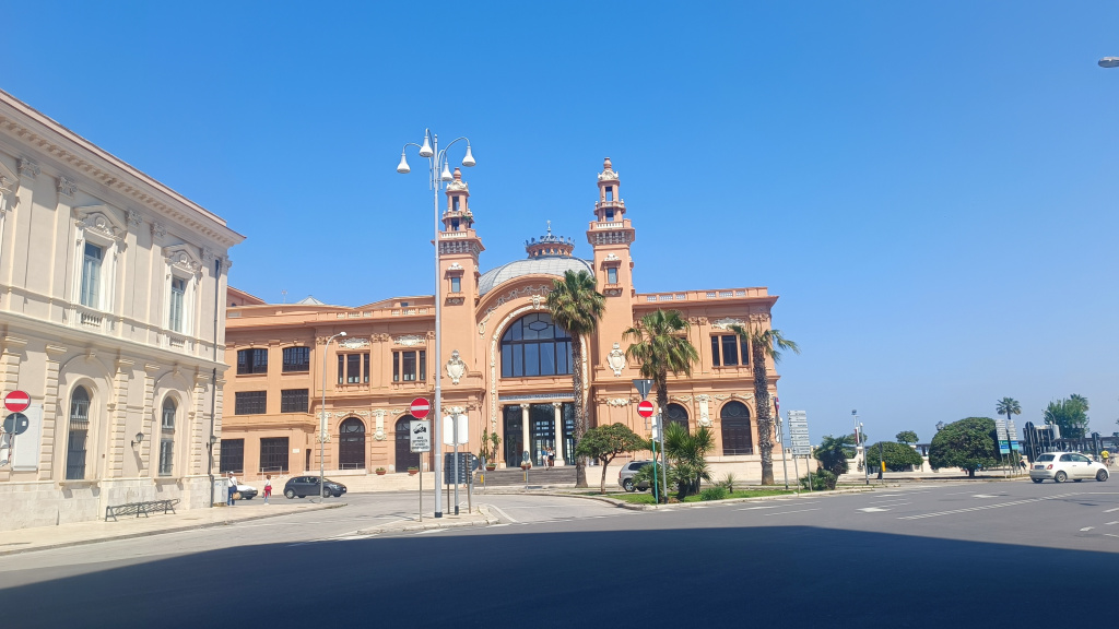 GALERIE FOTO | Ce poți vizita în Bari, orașul italienesc cu nume exotic, aflat pe lista celor mai însorite destinații din Europa