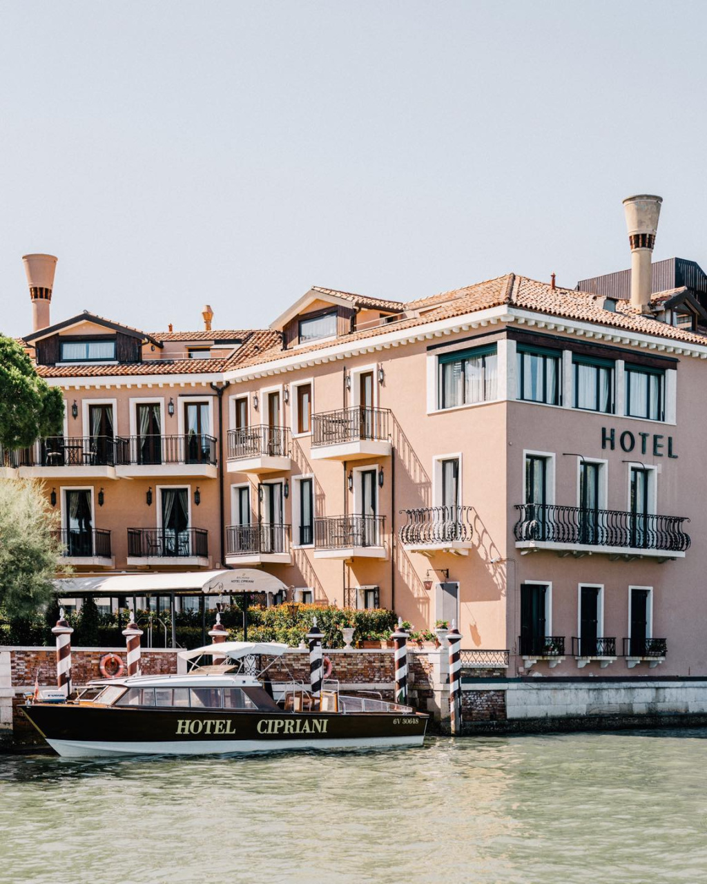 [GALERIE FOTO] Cum arată hotelul din Italia declarat ”cel mai bun din lume”
