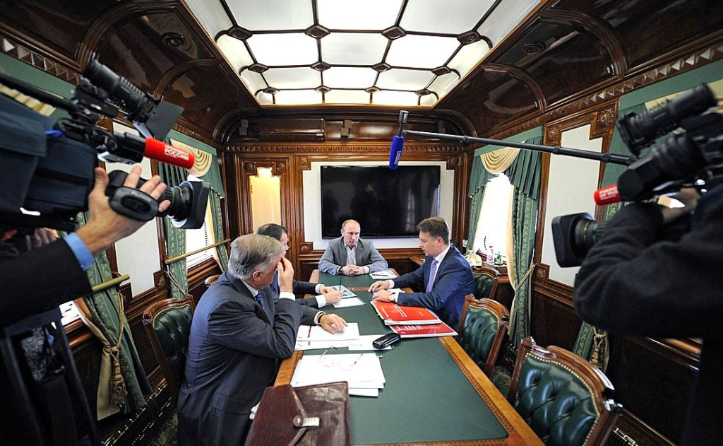 [Galerie FOTO] În interiorul trenului de lux al lui Putin, dotat cu o ”cameră anti-îmbătrânire”
