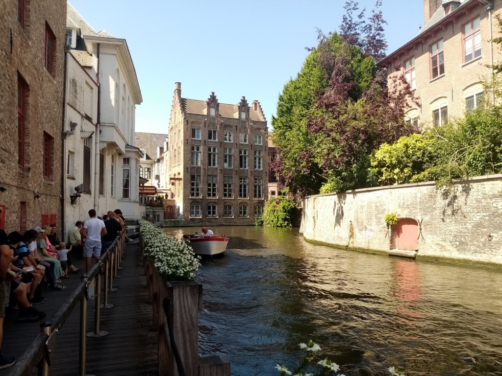Bruges: destinație de un romantism desăvârșit, dar cu prețuri pe măsură. Cât scoți din buzunar pentru un weekend în 
