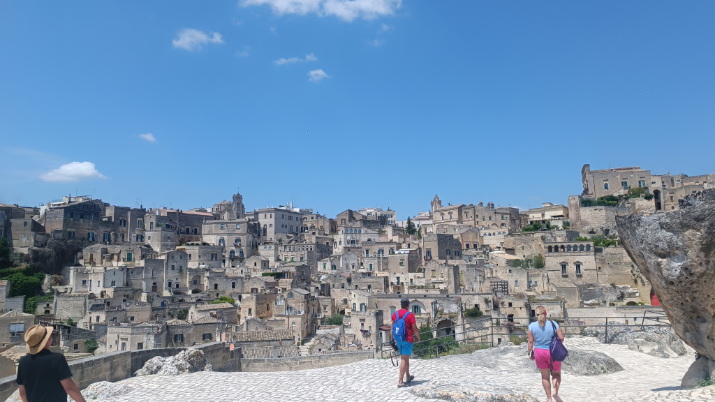 GALERIE FOTO: Matera, orașul de piatră supranumit și Cappadocia Italiei, aflat între două canioane