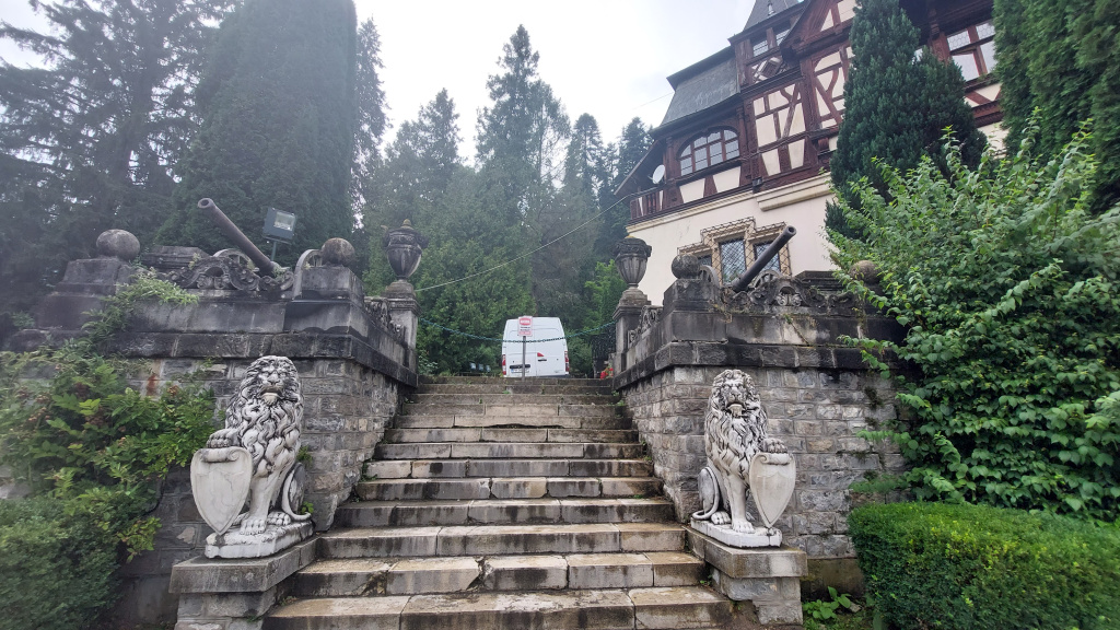 GALERIE FOTO | O vizită la Domeniul Regal Peleș. Cum arată șantierul noii unități de cazare și complexul regal