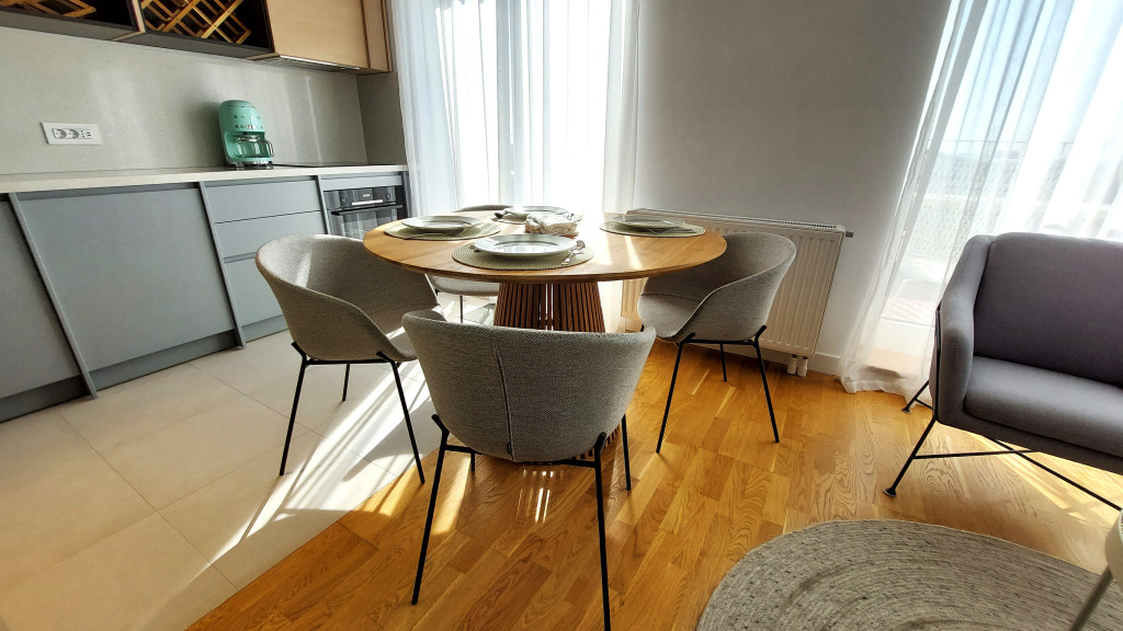GALERIE FOTO | Cum arată un apartament duplex de 300.000 de euro din nordul Capitalei