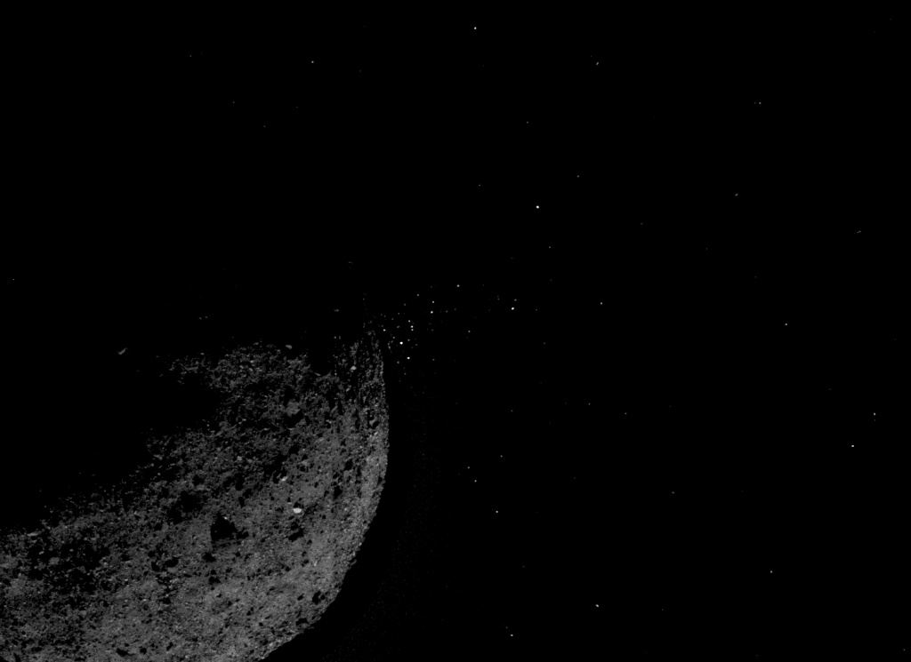 [GALERIE FOTO] ”Comoara” adusă de o sondă NASA de pe asteroidul Bennu. Misiunea a durat 7 ani