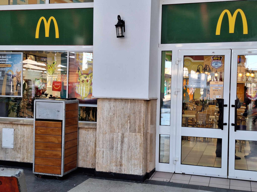 GALERIE FOTO: ANPC a închis restaurantul McDonald's din Gara de Nord, dar și mai multe patiserii