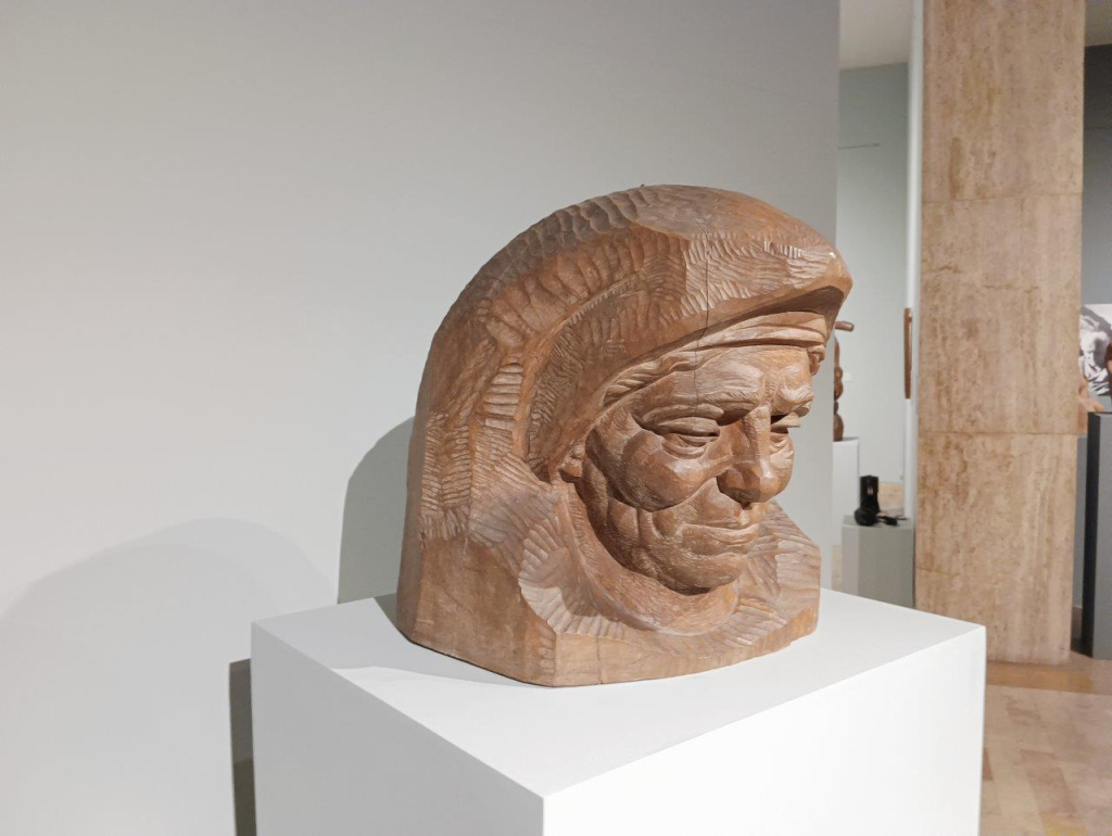 GALERIE FOTO | Expoziția Romulus Ladea de la MNAR: sculptorul care s-a certat cu Brâncuși