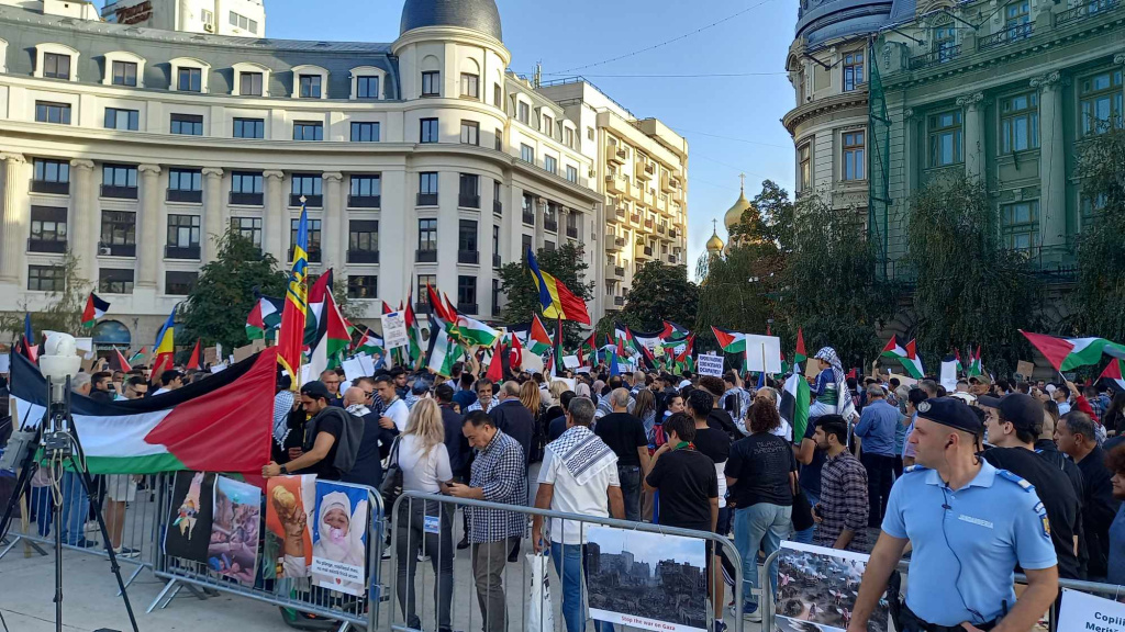 GALERIE FOTO| Proteste pro-palestiniene în București anunțate de Ambasada Statului Palestina. UPDATE: Puțin peste o mie oameni participă la miting