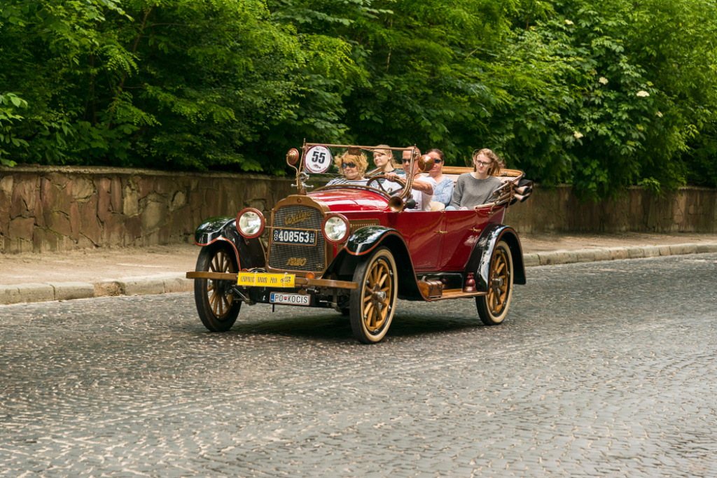 Ce mașini aveau personalitățile din Bucureștiul interbelic despre care citești în manualul de istorie