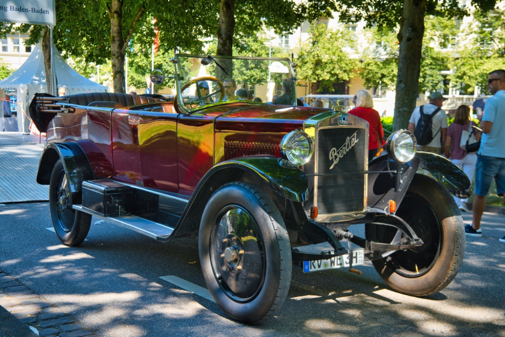 Ce mașini aveau personalitățile din Bucureștiul interbelic despre care citești în manualul de istorie