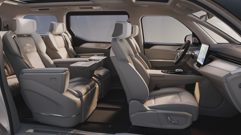 Volvo a prezentat primul monovolum din istoria sa. MPV-ul de lux are autonomie peste 700 km