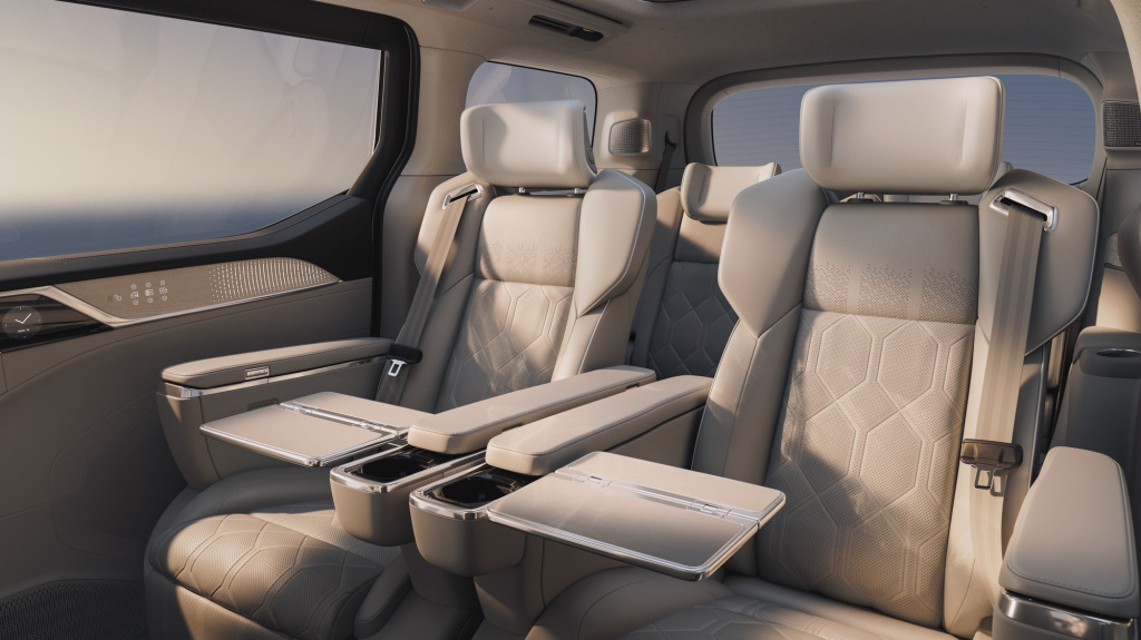 Volvo a prezentat primul monovolum din istoria sa. MPV-ul de lux are autonomie peste 700 km