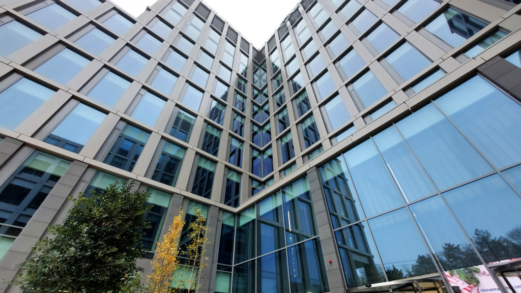 GALERIE FOTO | Cum arată cea mai mare clădire de birouri inaugurată în 2023 în Capitală