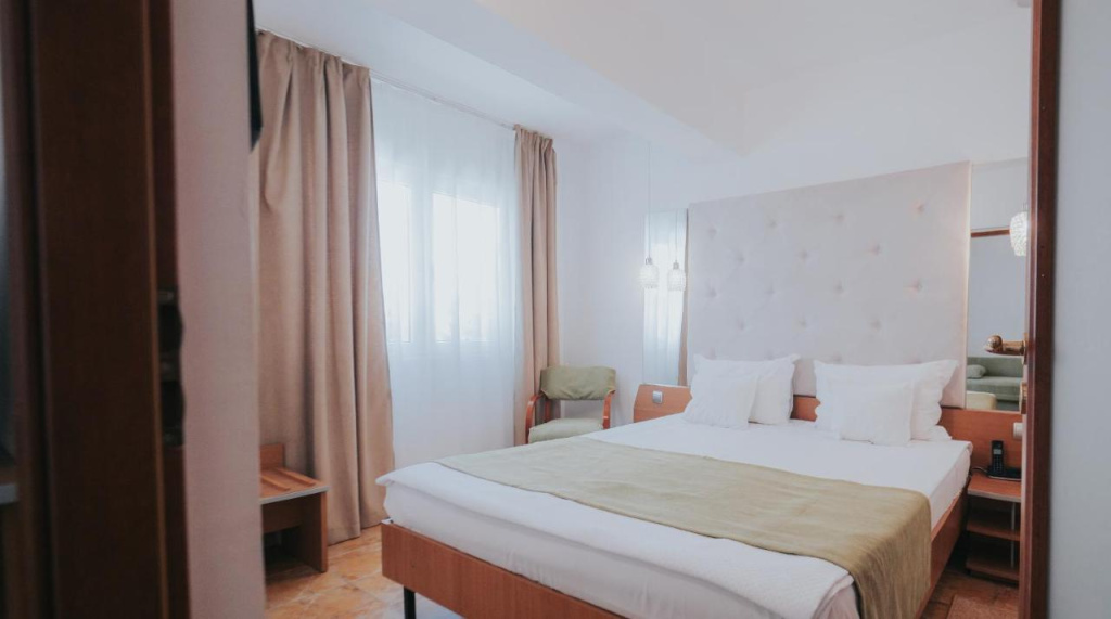 GALERIE FOTO | Paradis Hotels&Resorts a preluat hotelul Modern All Inclusive din Mamaia