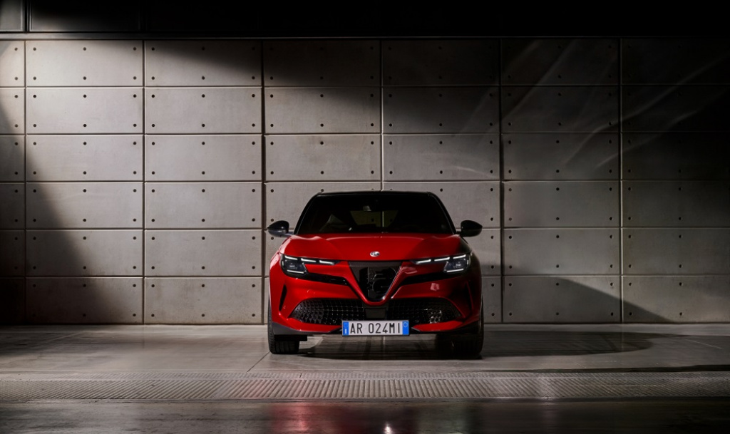 Alfa Romeo a publicat primele imagini și detalii referitoare la noul model 