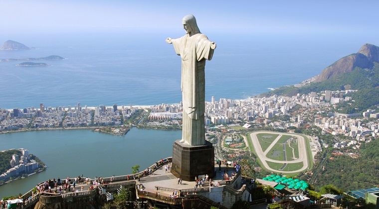Rio de Janeiro inseamna „Rau de Ianuarie”, dar raul este de fapt un golf