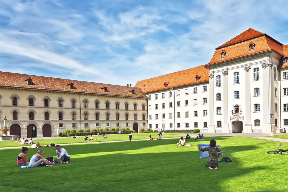 2. Universitatea din St. Gallen, Elvetia - 10 miliardari