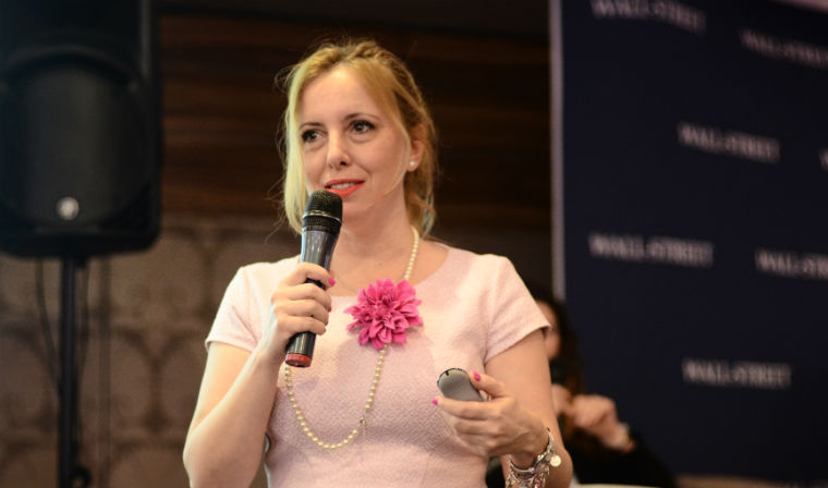 Cristina Savuica, Lugera: Piata fortei de munca este "nebuna"