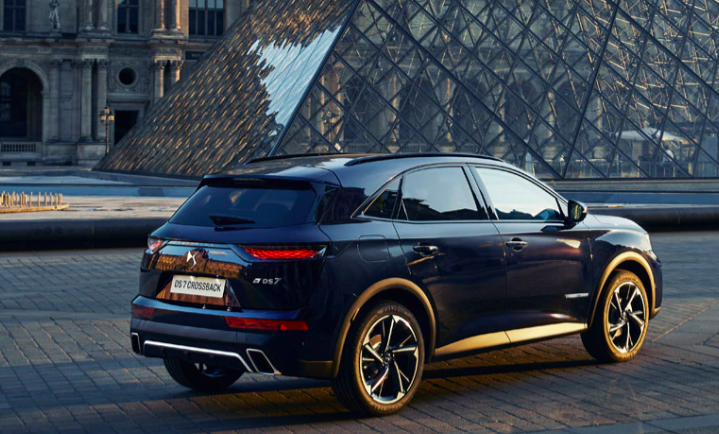 DS 7 CROSSBACK Louvre
