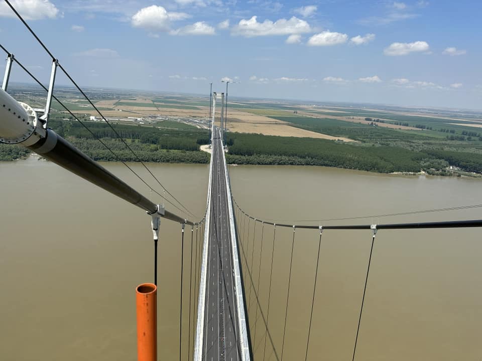 Cât de lung este podul de la Brăila