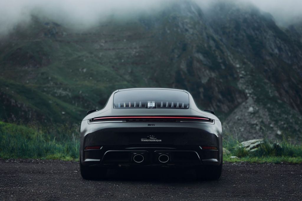 FOTO | Porsche construiește o ediție specială a celebrului 911 închinată Transfăgărășanului - Imagine 1
