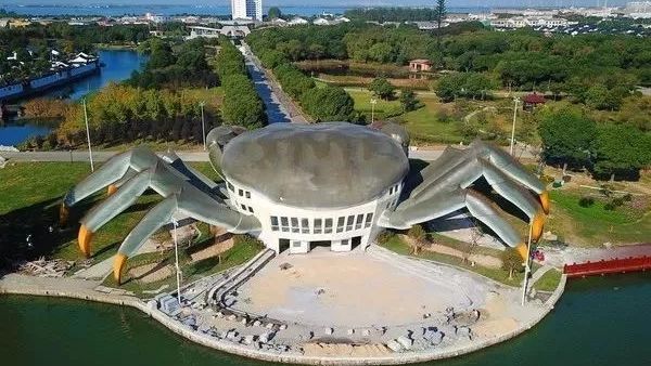 [FOTO] Cea mai urâtă clădire din China: Centrul cultural în formă de crab