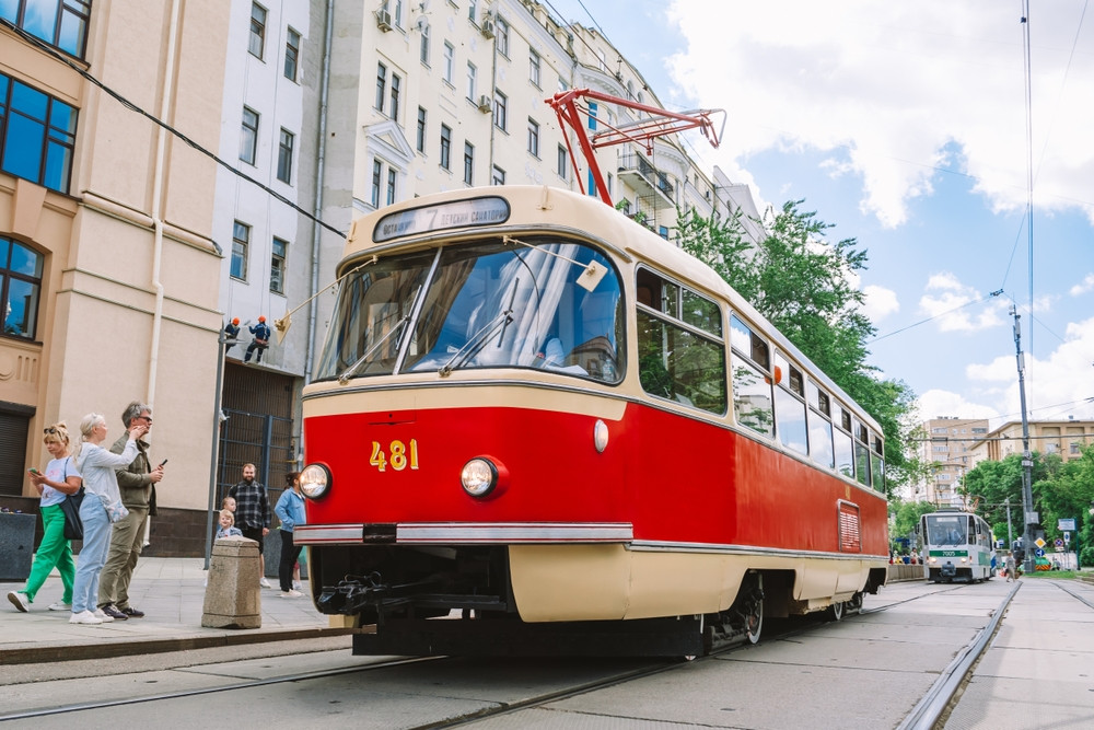 Bucureștenii își iau adio de la vechile tramvaie Tatra: „festival” de rămas-bun după 53 de ani de circulație