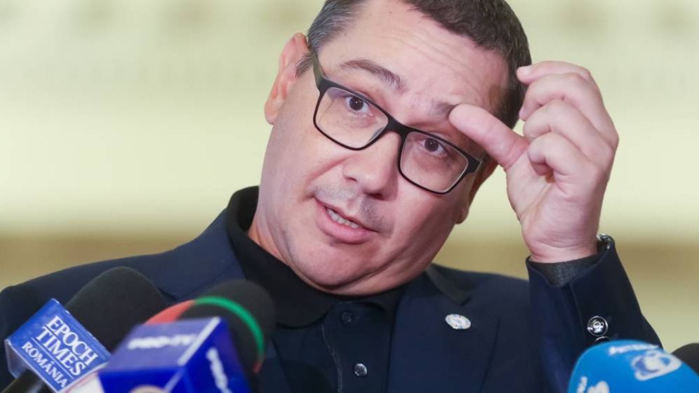 Scandalul fotografiilor: Ponta spune că o firmă angajată de PNL i-a dat fotografiile Elenei Lasconi/ Reacția companiei și a PSD