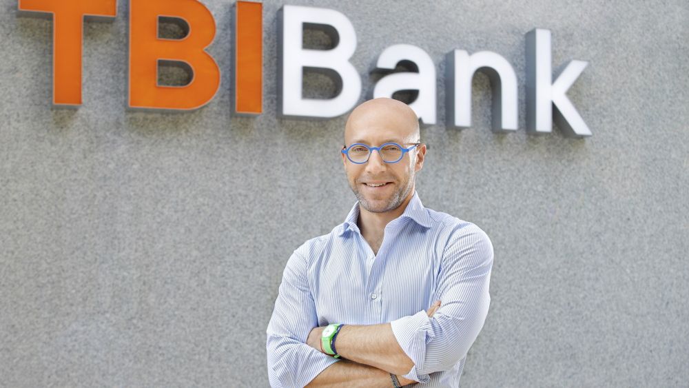 TBI Bank adoptă soluția Onfido de identificare și verificare a clienților; fluxul devine cu 80% mai rapid, iar costul de achiziție scade cu 66%