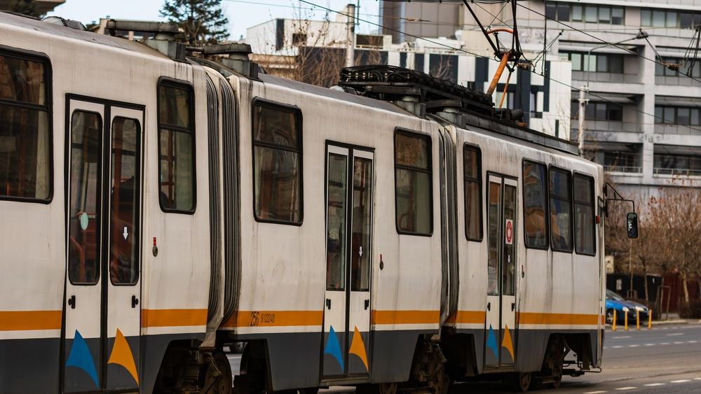 Două linii de tramvai importante vor fi deviate la început de weekend. Care este motivul