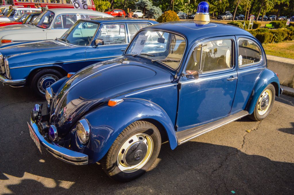 GALERIE FOTO | Mașinile comunismului au făcut baie de mulțime la Operă - Imagine 78