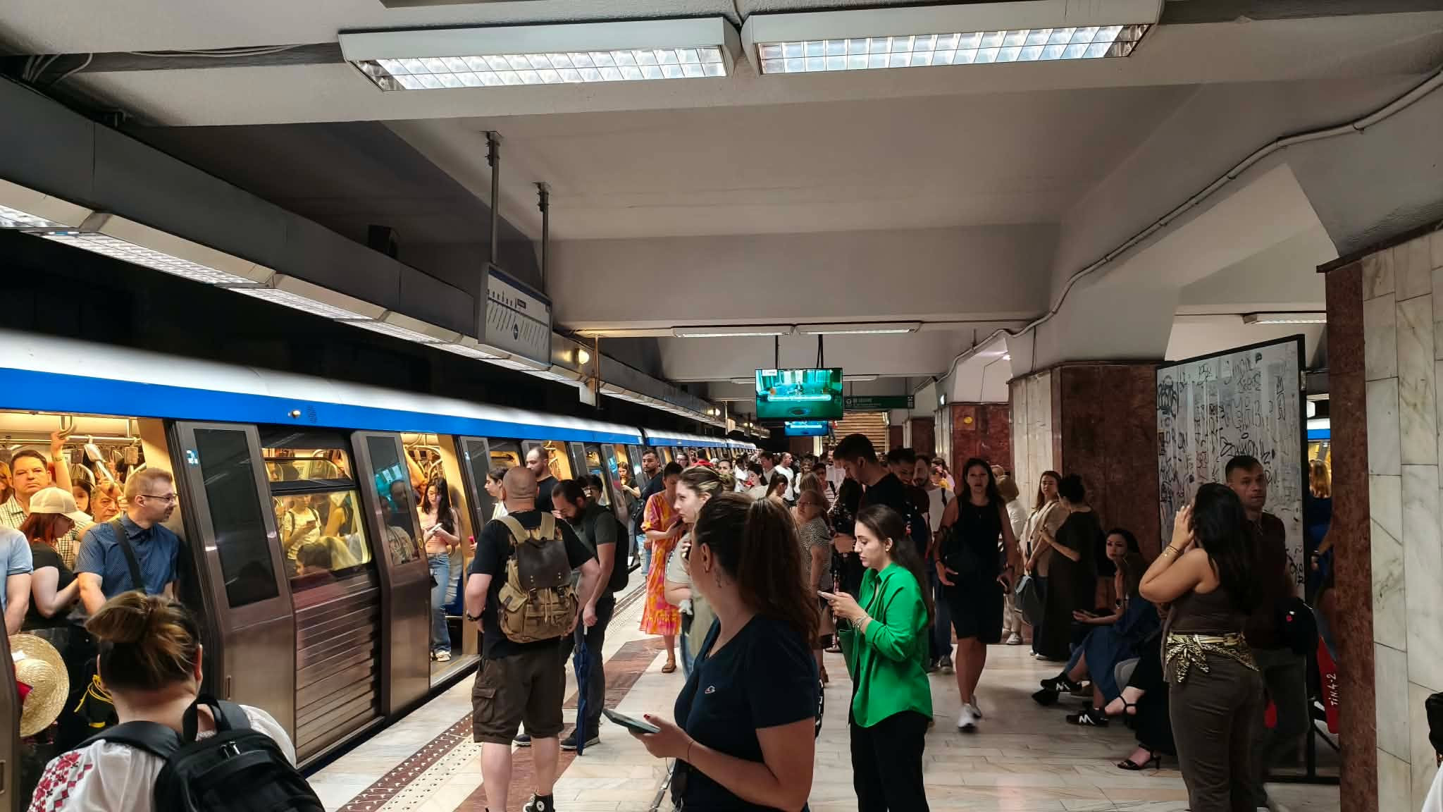 Metrou blocat pe magistrala M2, către Pipera