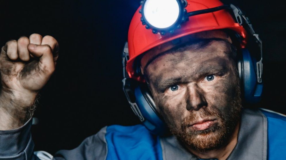 Peste 8.000 de angajați din minerit și energie din România vor fi concediați