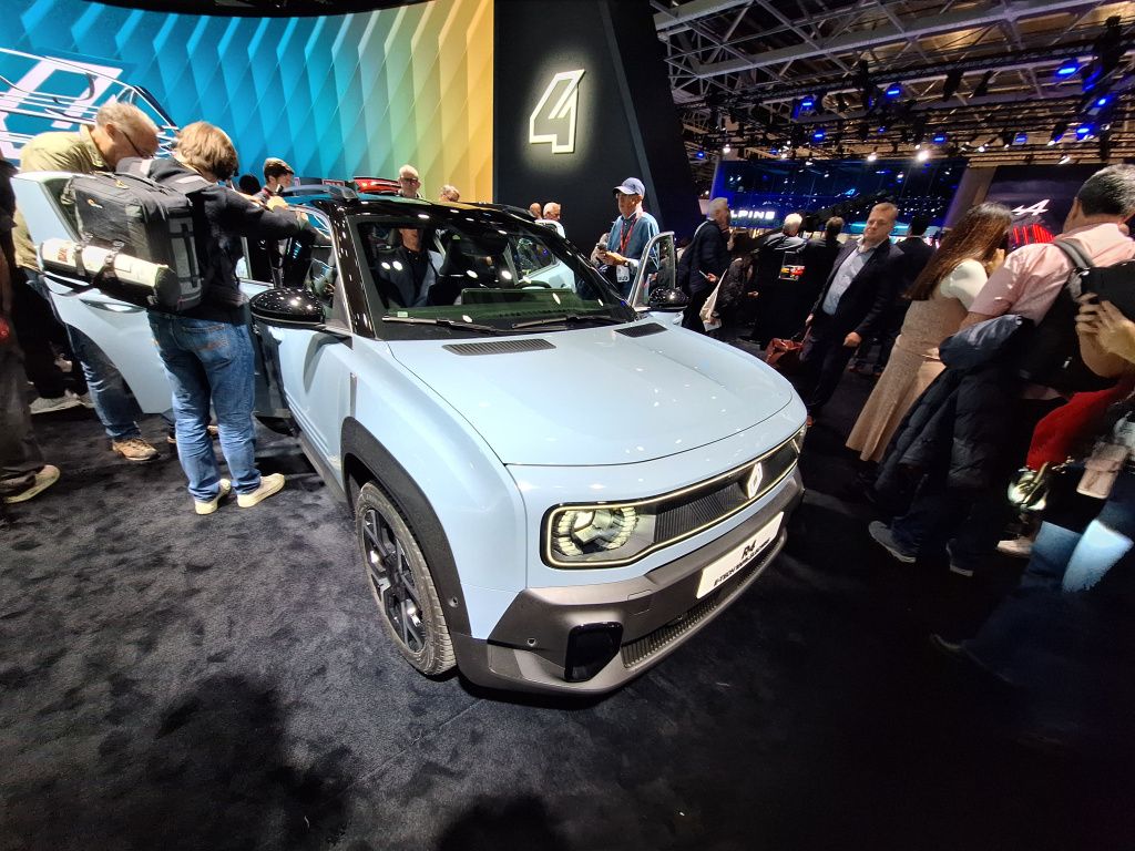 GALERIE FOTO | Noul Renault 4 E-Tech Electric a fost lansat la Paris. Cum arată, cât costă și ce - Imagine 3