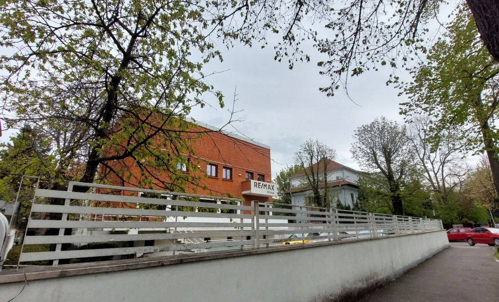 FOTO | Vilă istorică din Capitală, proiectată de Duiliu, scoasă la vânzare pentru 8 milioane d - Imagine 3