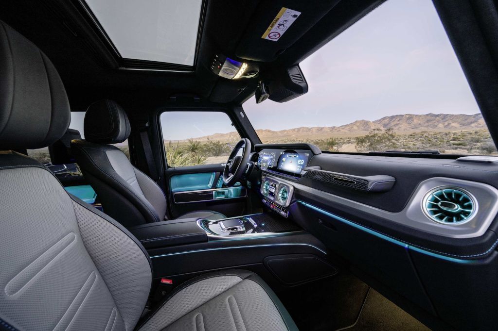 GALERIE FOTO | Mercedes-Benz a prezentat prima Clasa G electrică - Imagine 10