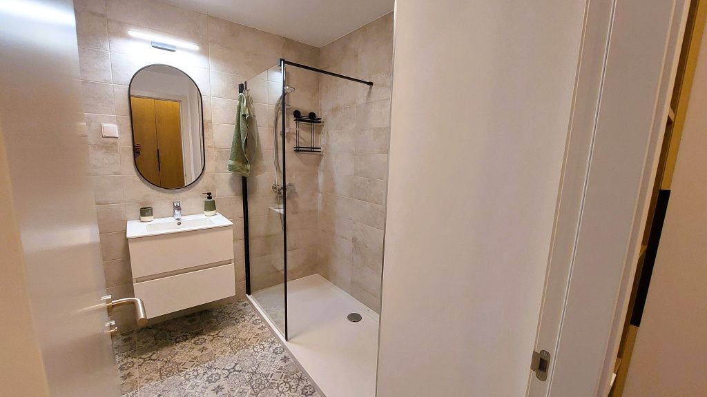 Cum arată un apartament de 150.000 euro din complexul de 4.500 de apartamente de lângă Stadionul - Imagine 40