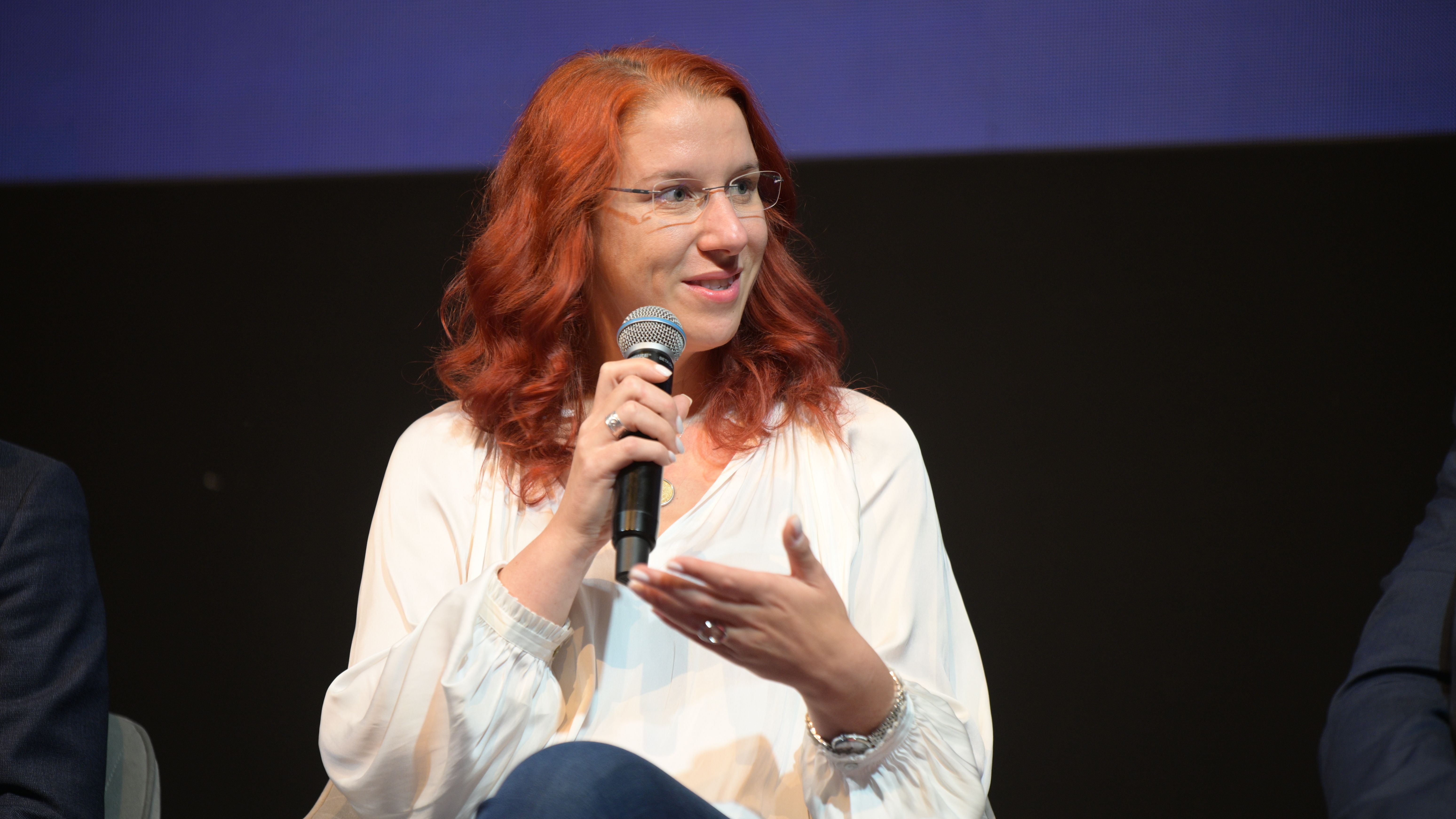 Românii și livrarea la locker. Iulia Mirea, Sameday: Vedem o scădere a plăților cu cash. Peste 60% din comenzi merg la easybox