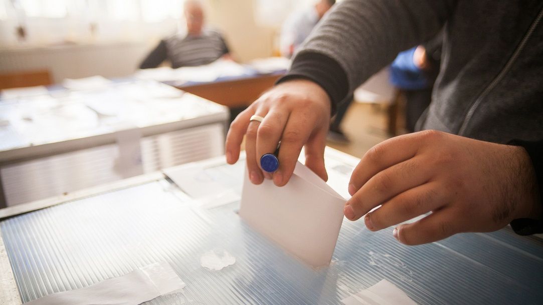 Grafic: cum arată prezența la vot și ce categorie de vârstă conduce detașat