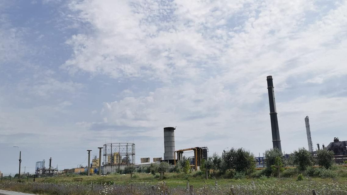 Rafinăria Petromidia a fost amendată cu 100.000 de lei pentru că nu a respectat normele de mediu după incendiul din 2 iulie