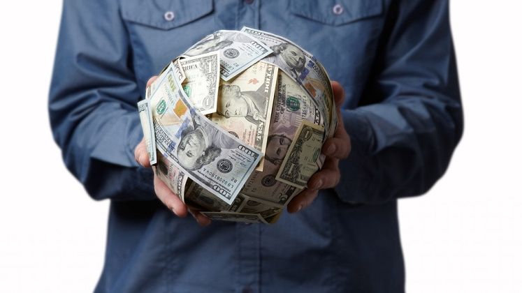 Topul celor mai mari salarii incasate de cetateni non-UE: un fotbalist, un geolog si mai multi manageri ocupa clasamentul