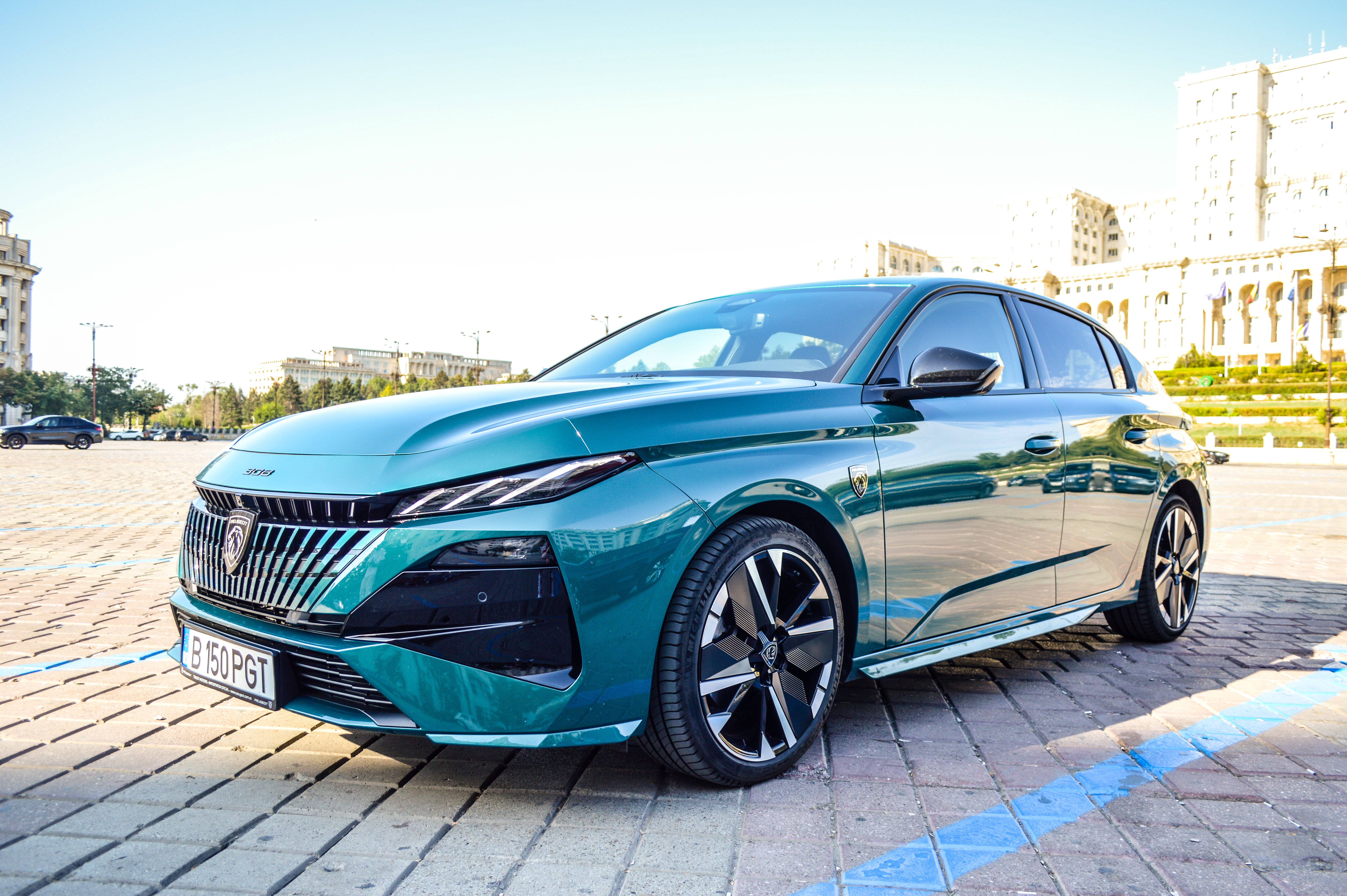 FOTO | Test Drive Peugeot 308 Facelift. Mai merită să-ți iei un hatchback în 2026? - Poza 2