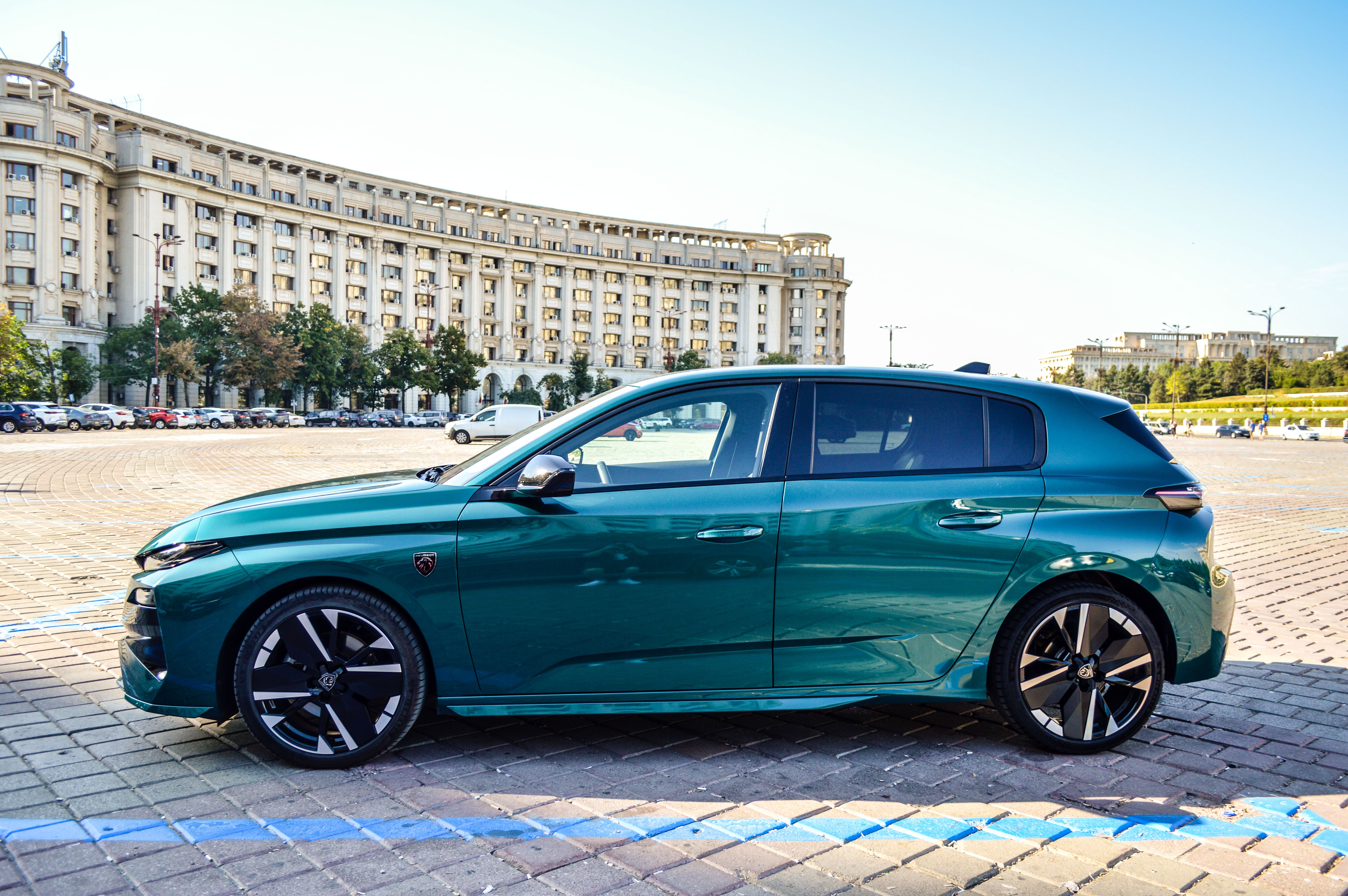 FOTO | Test Drive Peugeot 308 Facelift. Mai merită să-ți iei un hatchback în 2026? - Poza 8