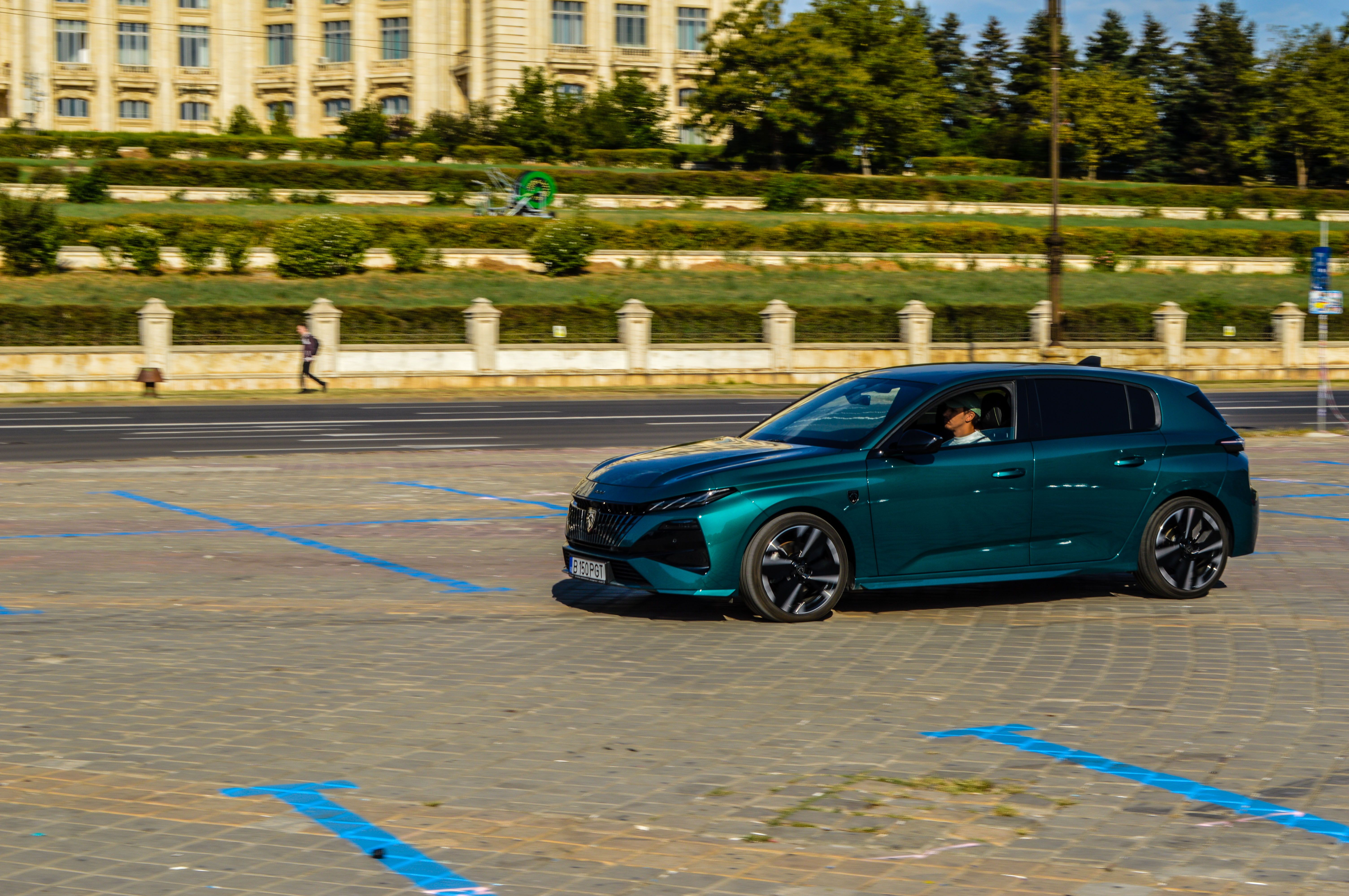 FOTO | Test Drive Peugeot 308 Facelift. Mai merită să-ți iei un hatchback în 2026? - Poza 35
