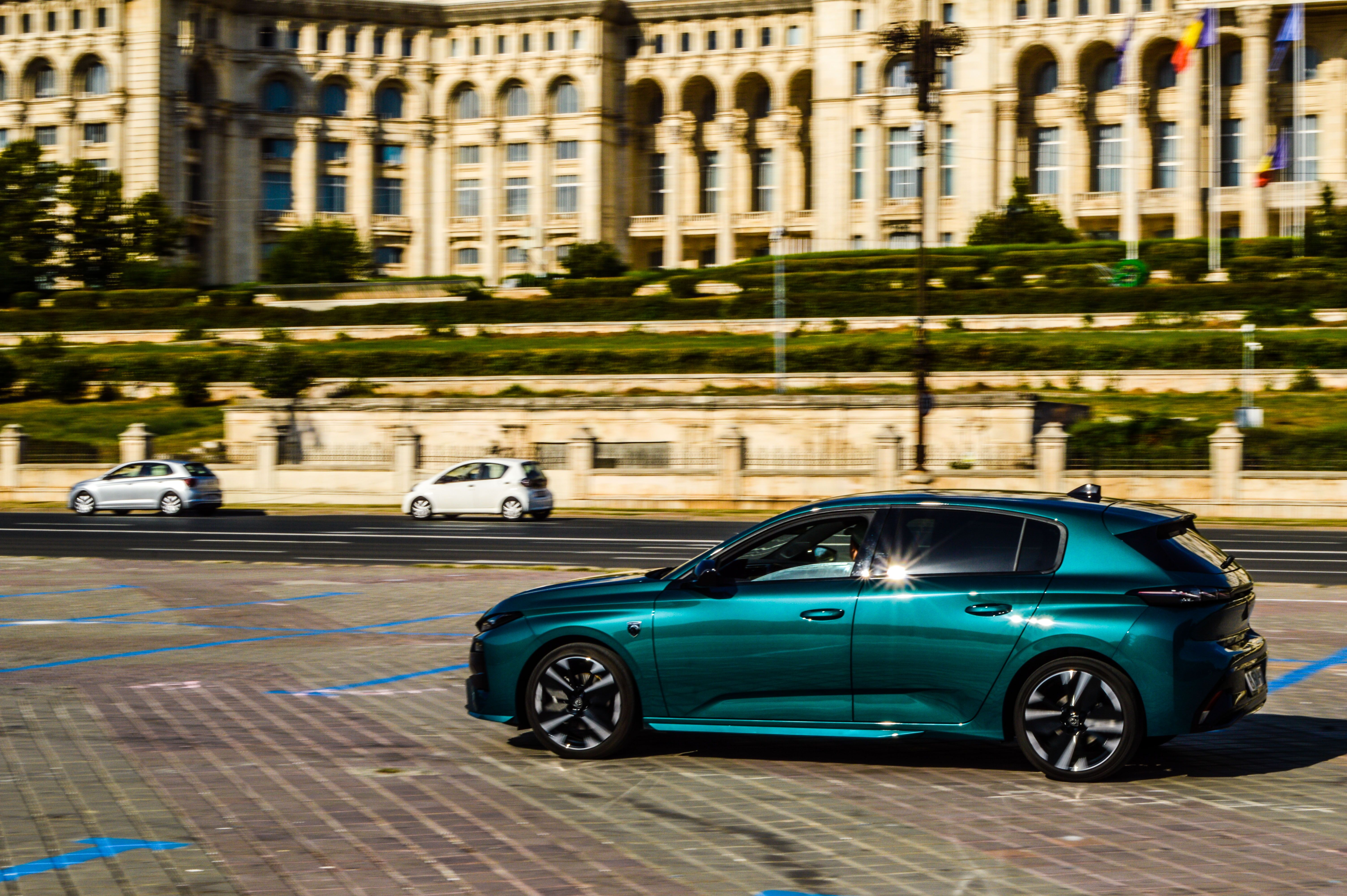 FOTO | Test Drive Peugeot 308 Facelift. Mai merită să-ți iei un hatchback în 2026? - Poza 38