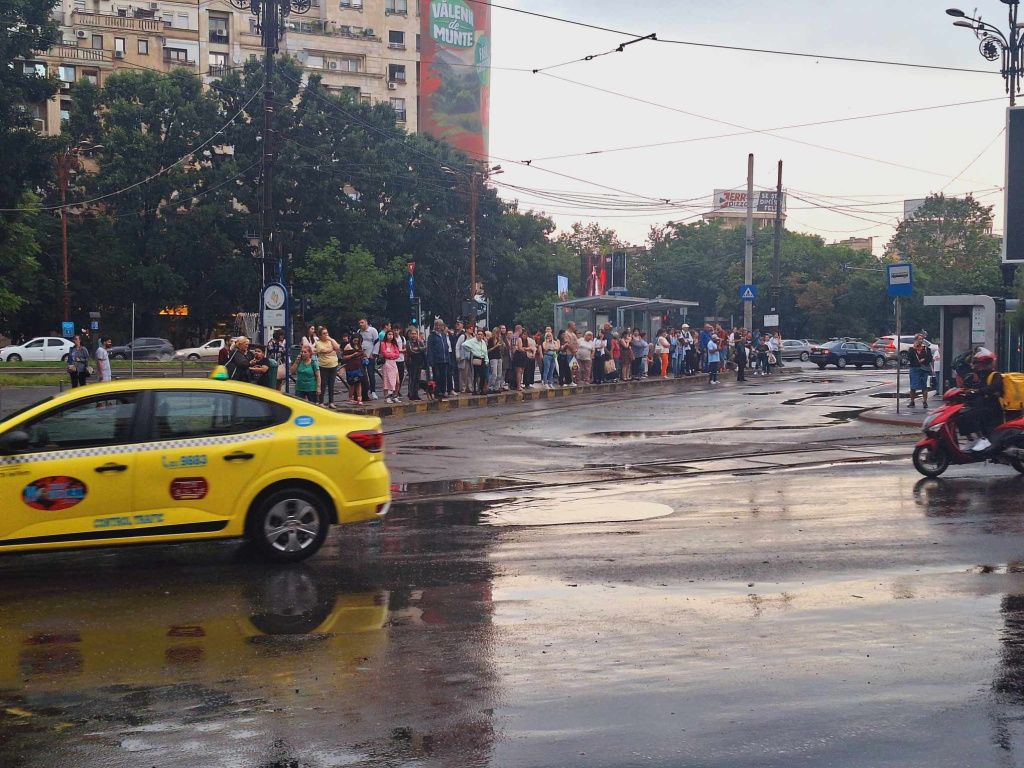 Furtună cu grindină în Capitală: Bucureștenii, dar și RO-ALERT-ul, luați prin surprindere - Imagine 12