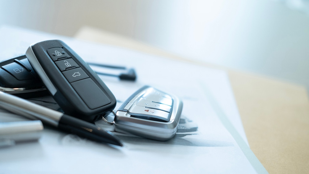 Actele necesare pentru consignația auto: documente și verificări pe care să le pregătească proprietarul